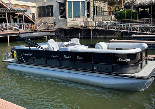 Private Boat Cruise on Lake Austin 2 Hrs with Optional Shade