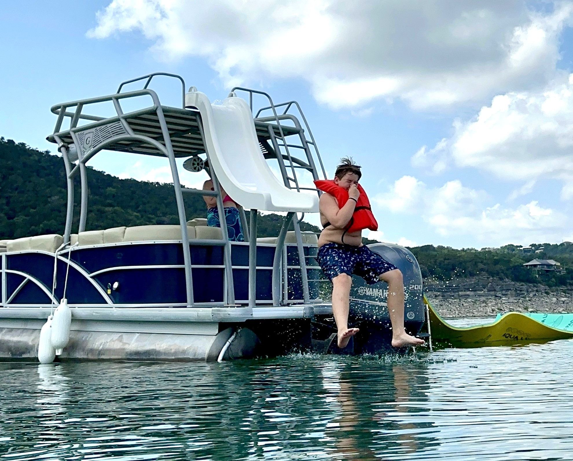 **WINTER DISCOUNT!** 2-Story Pontoon **SLIDE+SHADE**
