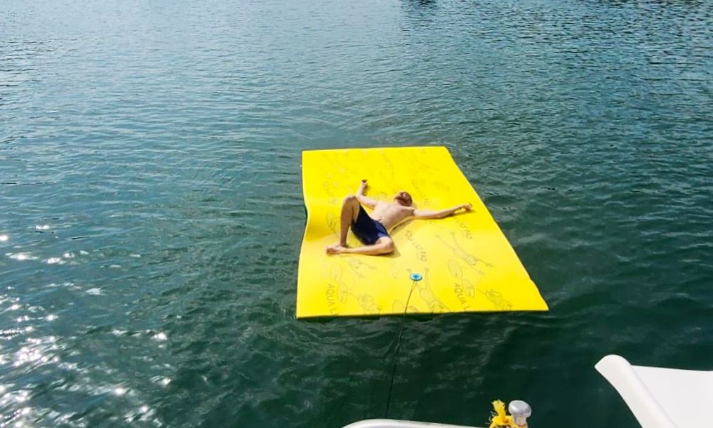 28' Double Decker Pontoon Boat with Slide on Lake Travis